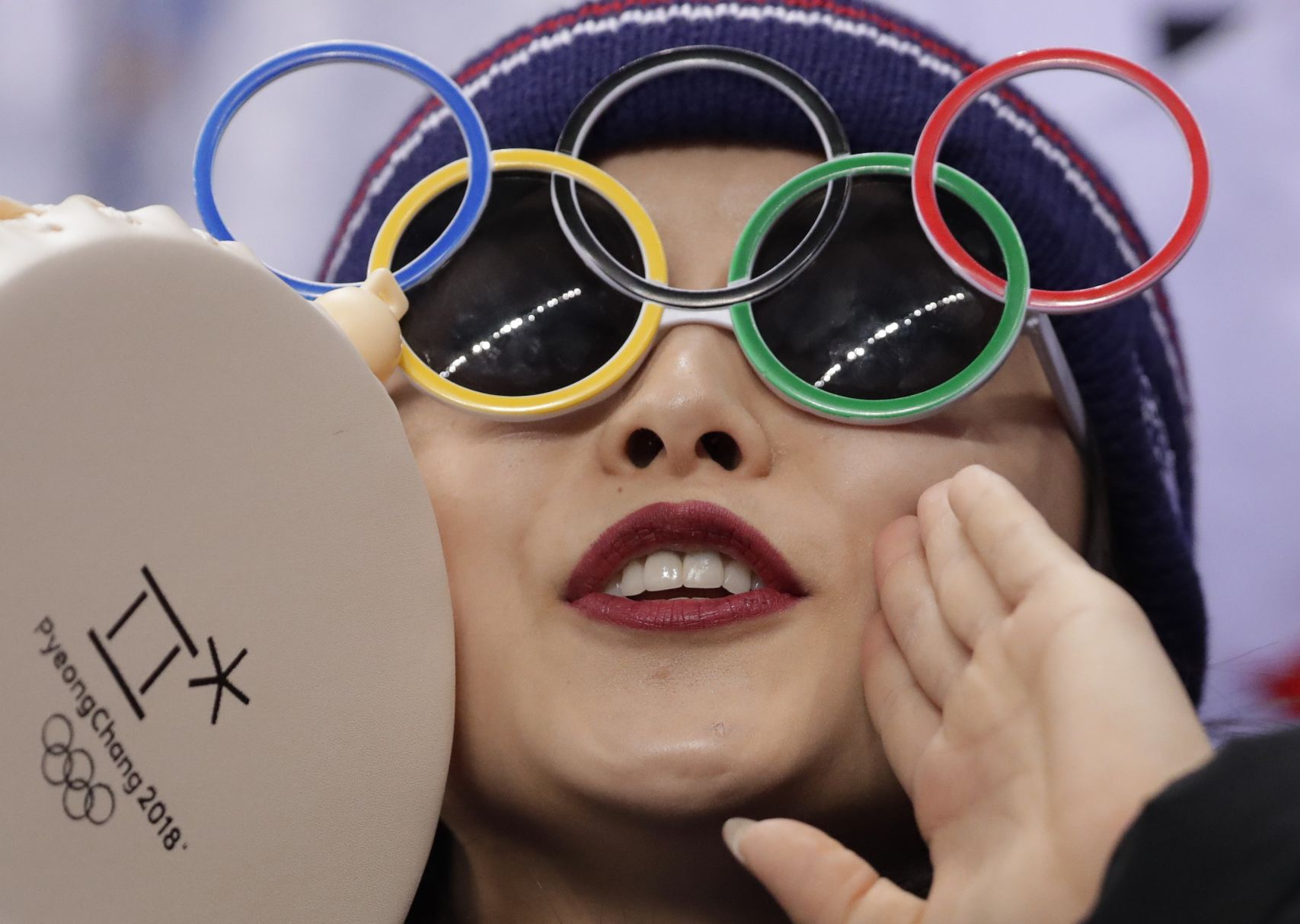 Teammate of Choi Da-bin cheers her on
